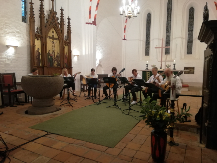 das 1. Konzert von FeelSaitig