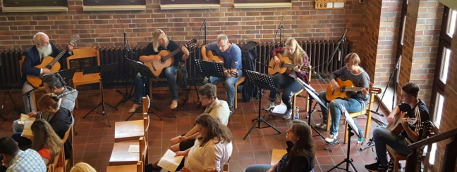 Vorspielen der Gitarrensch�ler/innen